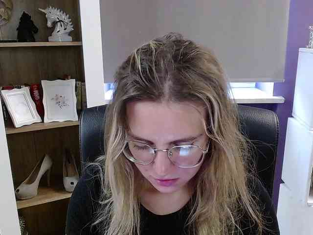 Soft-Zoey webcam