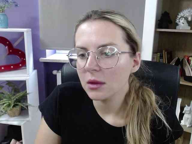 Soft-Zoey webcam