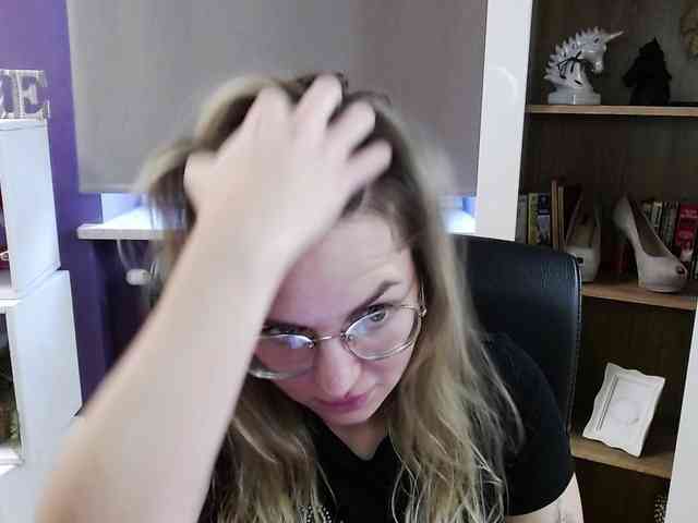 Soft-Zoey webcam