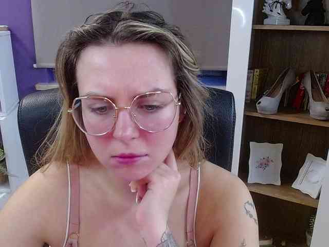 Soft-Zoey webcam