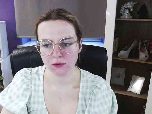 Soft-Zoey webcam