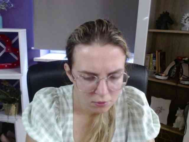 Soft-Zoey webcam