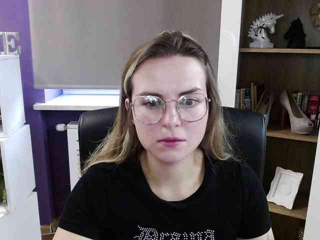 Soft-Zoey webcam