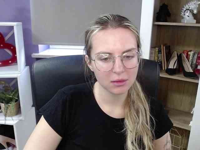 Soft-Zoey webcam