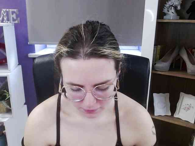 soft-zoey Live Webcam on BongaCams