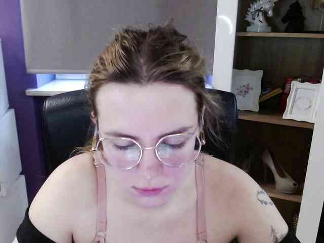 Soft-Zoey webcam