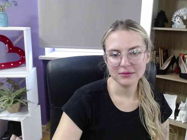 Soft-Zoey webcam