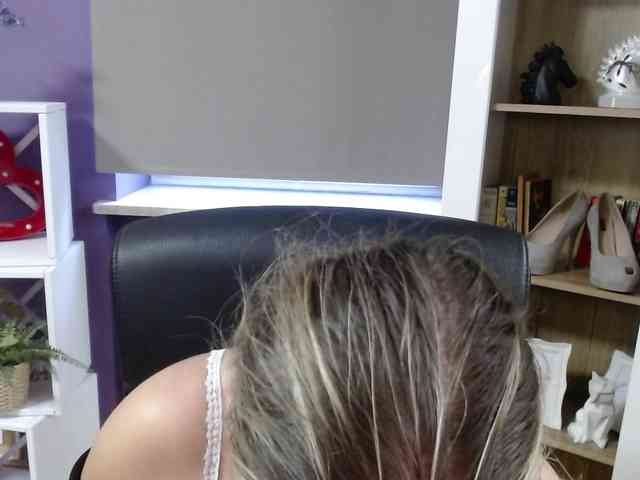 Soft-Zoey webcam