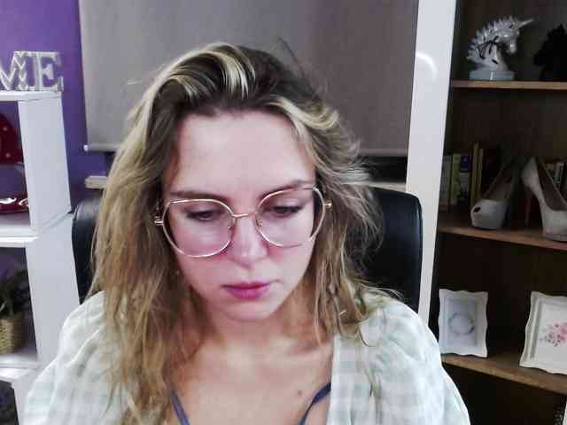 Soft-Zoey webcam