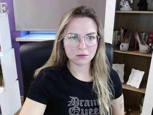 Soft-Zoey webcam