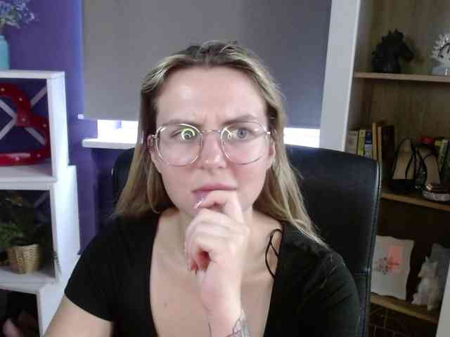 Soft-Zoey webcam