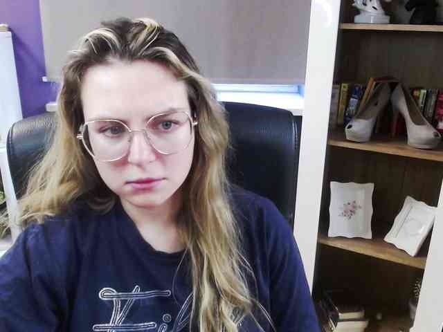 Soft-Zoey webcam