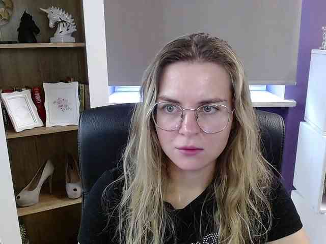 Soft-Zoey webcam