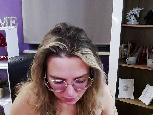 Soft-Zoey webcam