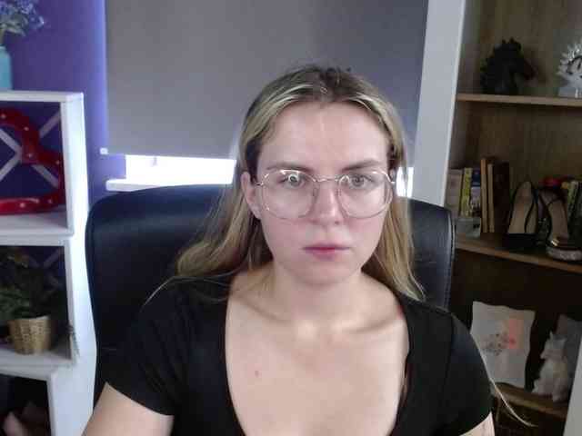 Soft-Zoey webcam