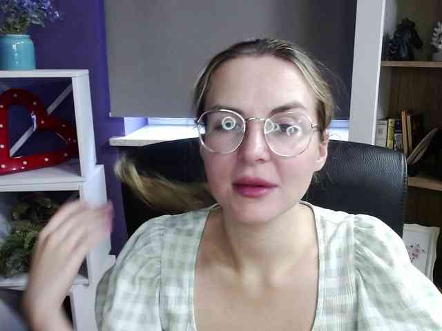 Soft-Zoey webcam