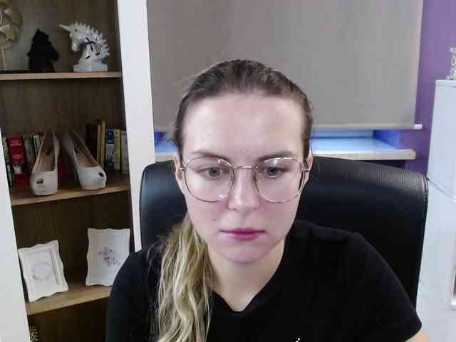 Soft-Zoey webcam