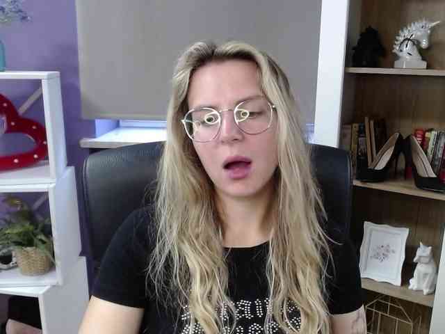 Soft-Zoey webcam