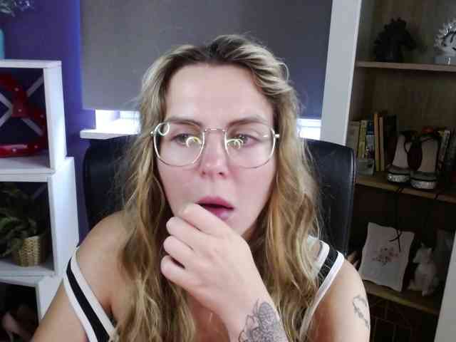 Soft-Zoey webcam
