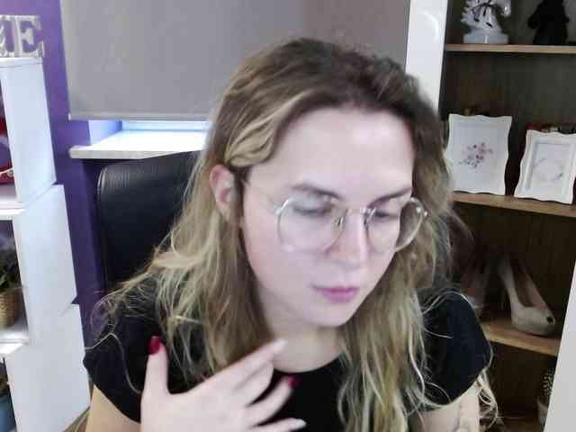 Soft-Zoey webcam