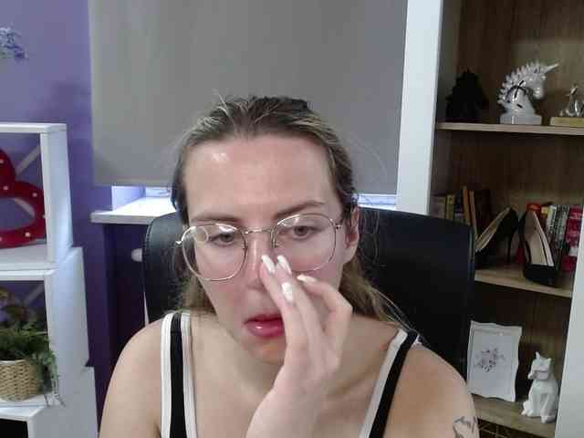 Soft-Zoey webcam