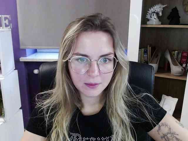Soft-Zoey webcam