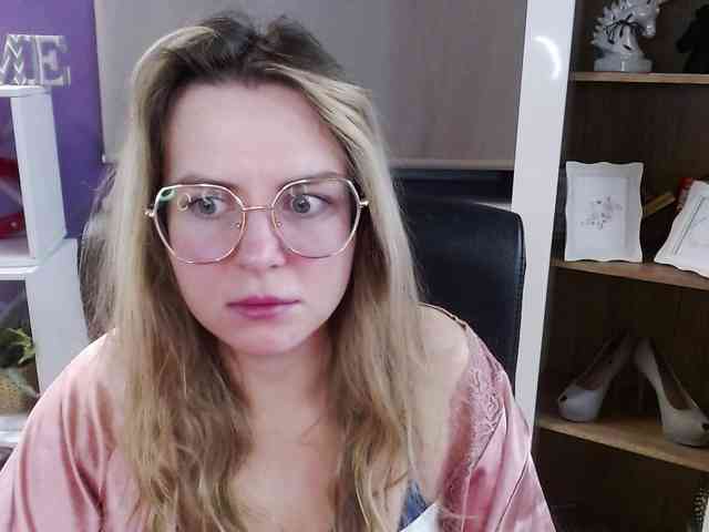 Soft-Zoey webcam