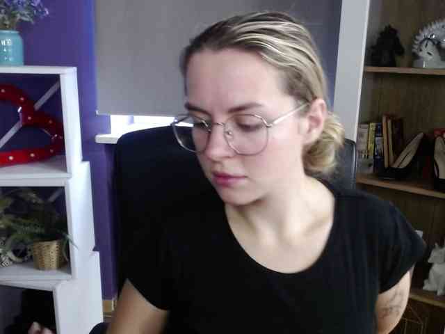 Soft-Zoey webcam