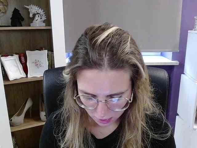 Soft-Zoey webcam