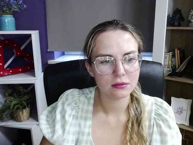 Soft-Zoey webcam