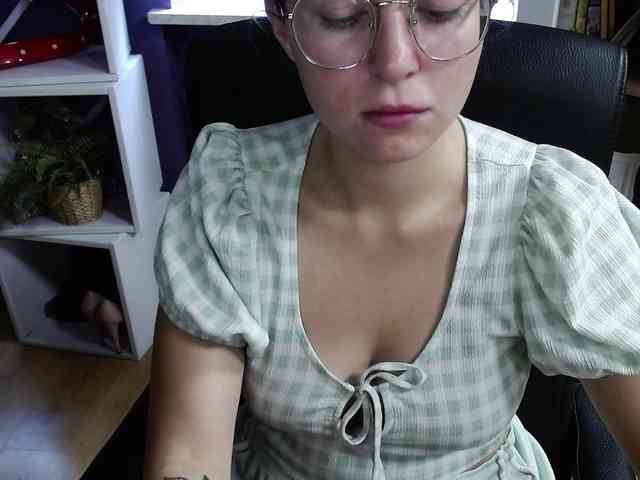 Soft-Zoey webcam
