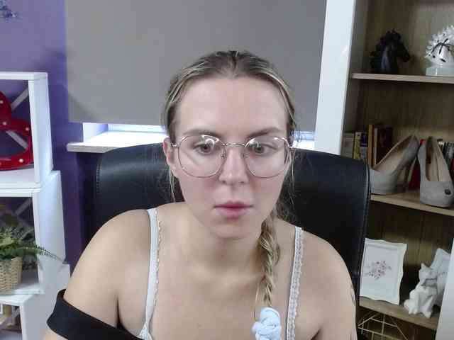 Soft-Zoey webcam