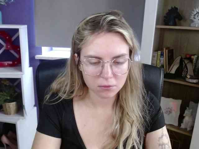 Soft-Zoey webcam