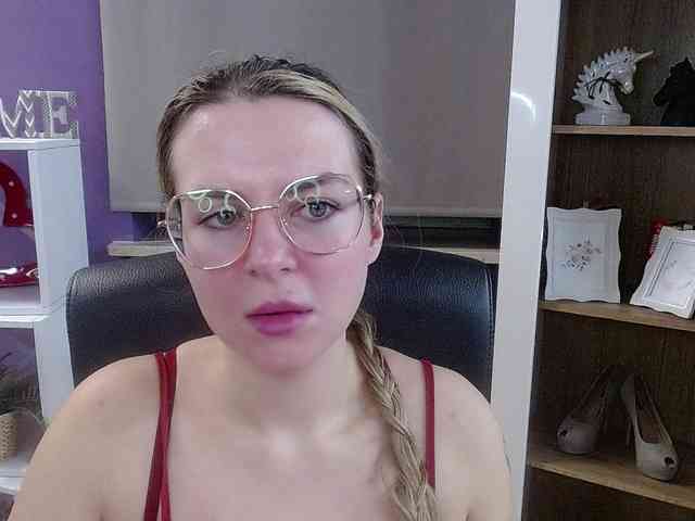Soft-Zoey webcam