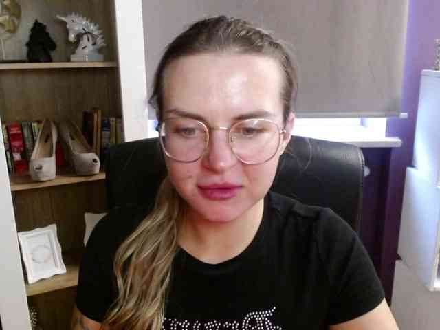 Soft-Zoey webcam