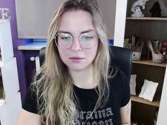 Soft-Zoey webcam