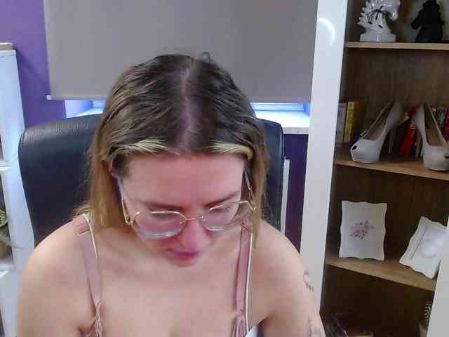 Soft-Zoey webcam