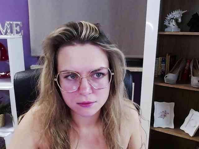 Soft-Zoey webcam