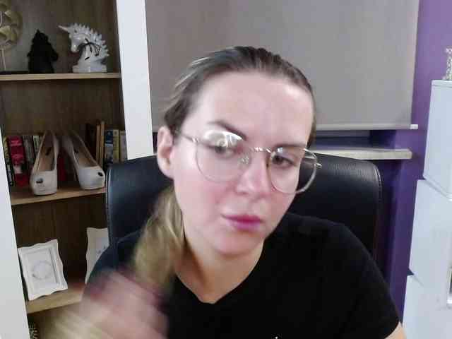 Soft-Zoey webcam