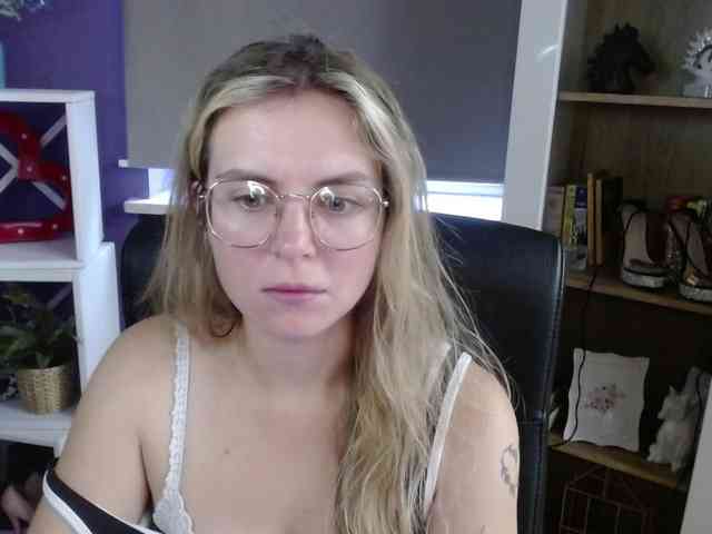 Soft-Zoey webcam