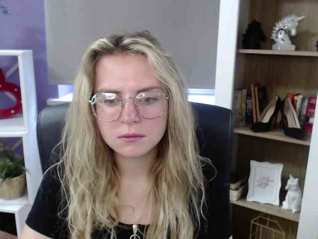 Soft-Zoey webcam