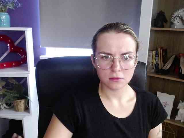 Soft-Zoey webcam