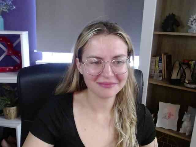 Soft-Zoey webcam