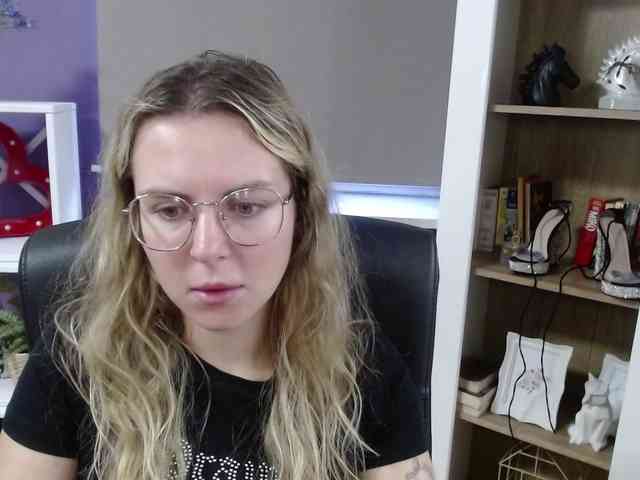 Soft-Zoey webcam