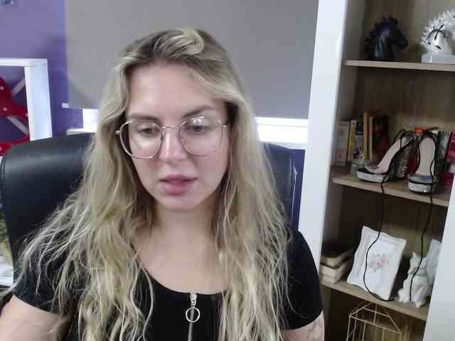 Soft-Zoey webcam