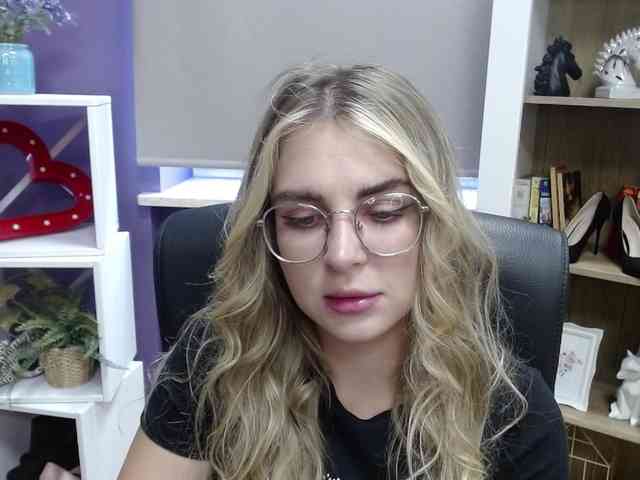 Soft-Zoey webcam