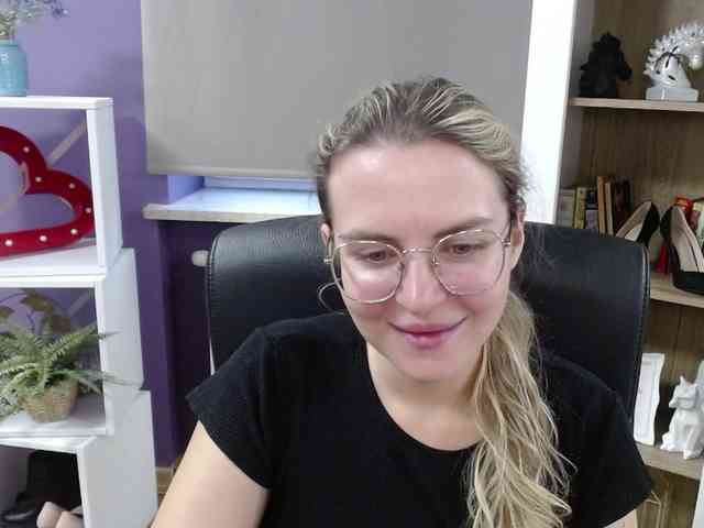 Soft-Zoey webcam