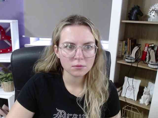 Soft-Zoey webcam