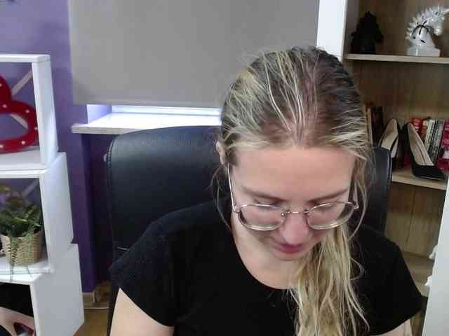Soft-Zoey webcam