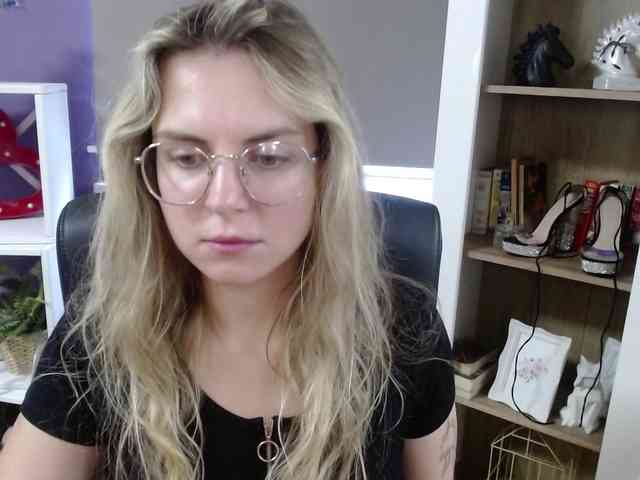 Soft-Zoey webcam